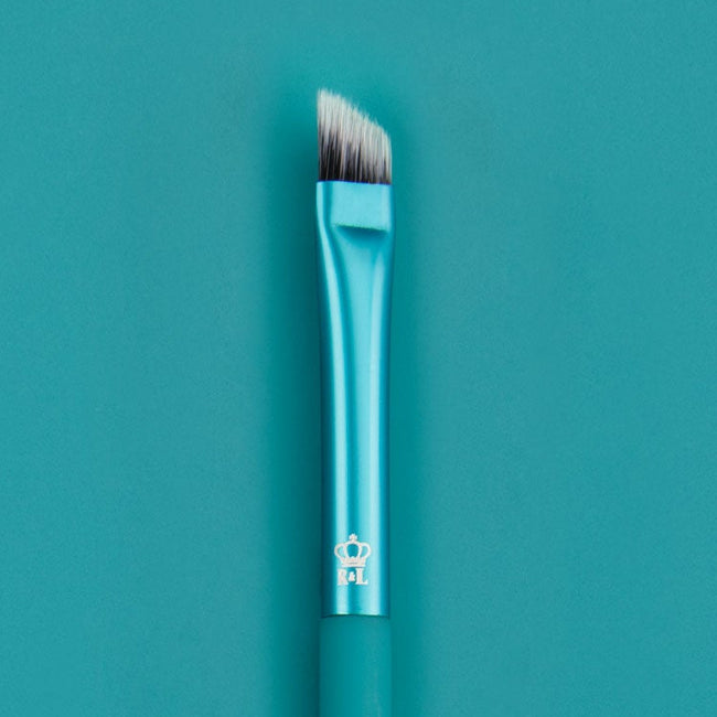 MŌDA® Bold Artistry Angle Liner — detail