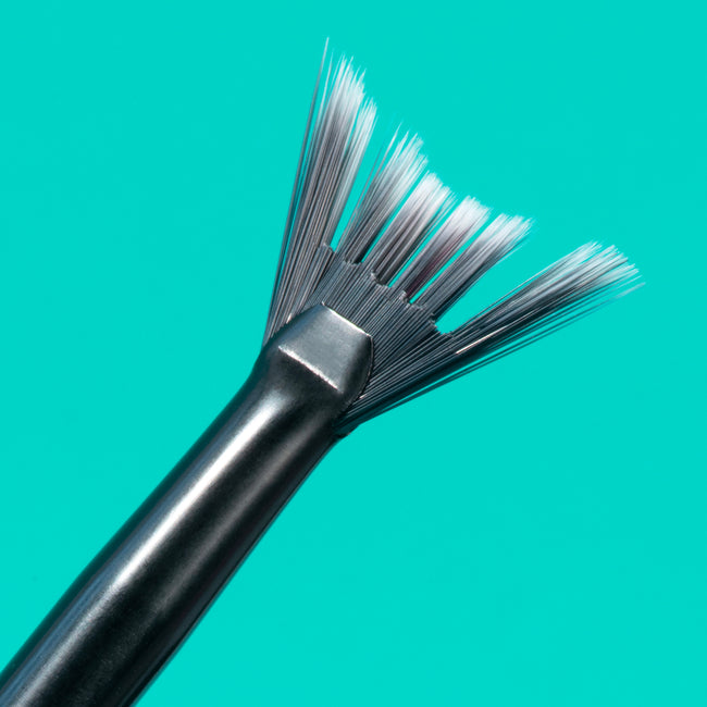 MŌDA® Pro Falsie Fan — detail