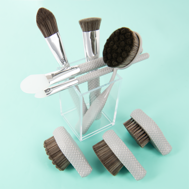 MŌDA® Skincare Bundle — detail